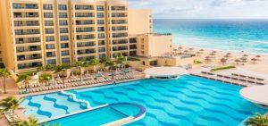 PIcture of a Cancun hotel